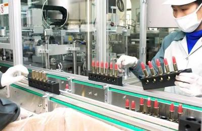 東方美谷迎盛會(huì) 國際化妝品大會(huì)在奉賢開幕，引領(lǐng)行業(yè)技術(shù)新浪潮